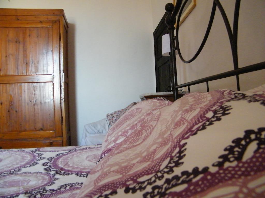 B&B Il Glicine Montefollonico Luaran gambar
