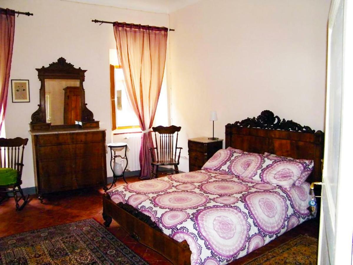 B&B Il Glicine Montefollonico Luaran gambar